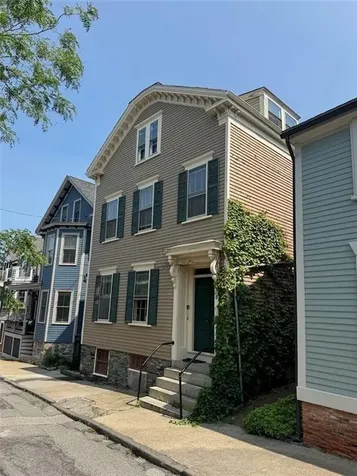 8 Barney Street Newport RI 02840