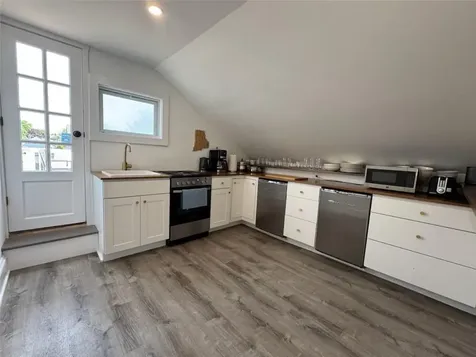 8 Barney Street Newport RI 02840