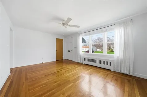 28 Glenbrook Road Warwick RI 02889