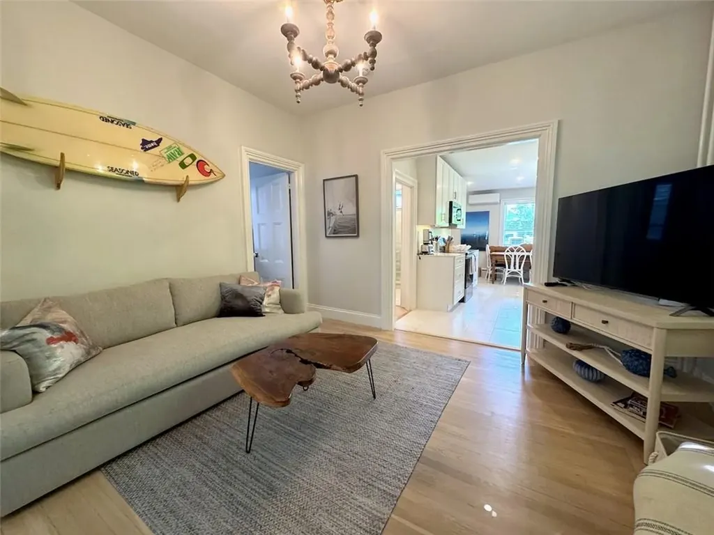 8 Barney Street Newport RI 02840