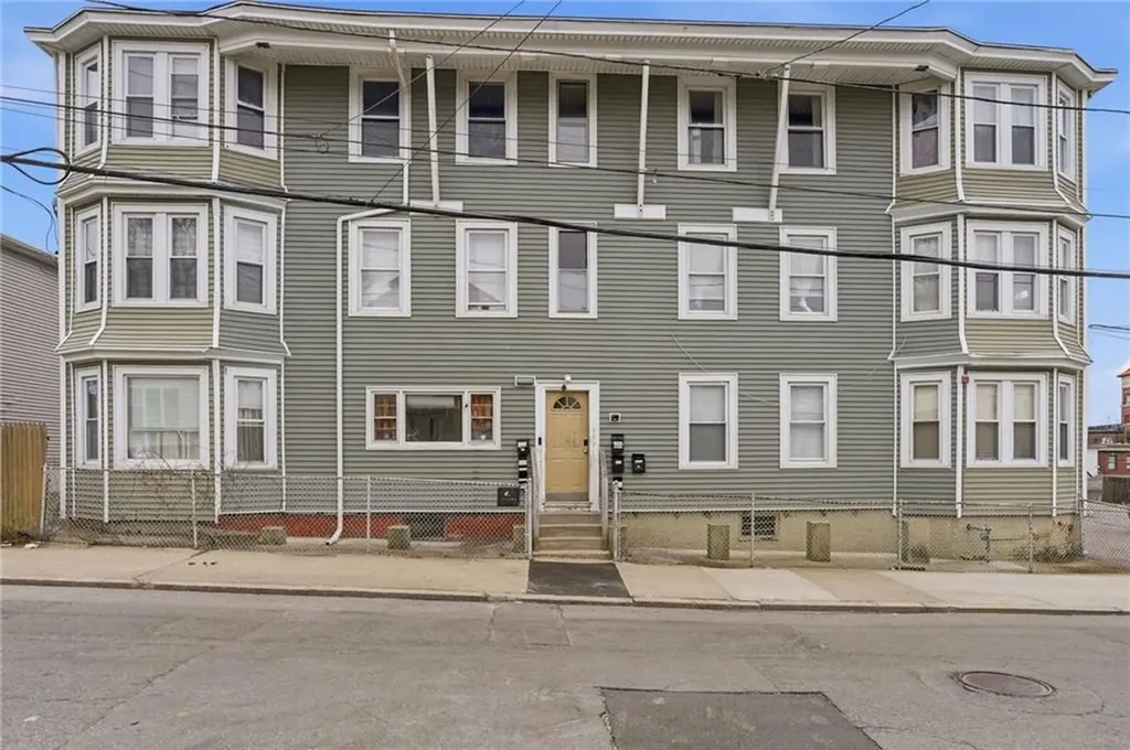 17 Ledge Street Providence RI 02904