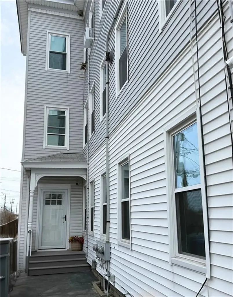 53 Hadwin Street Central Falls RI 02863