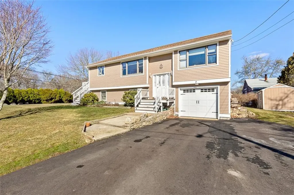 4 Wayne Street Narragansett RI 02882