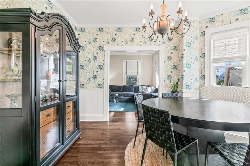 75 Roseneath Avenue Newport RI 02840