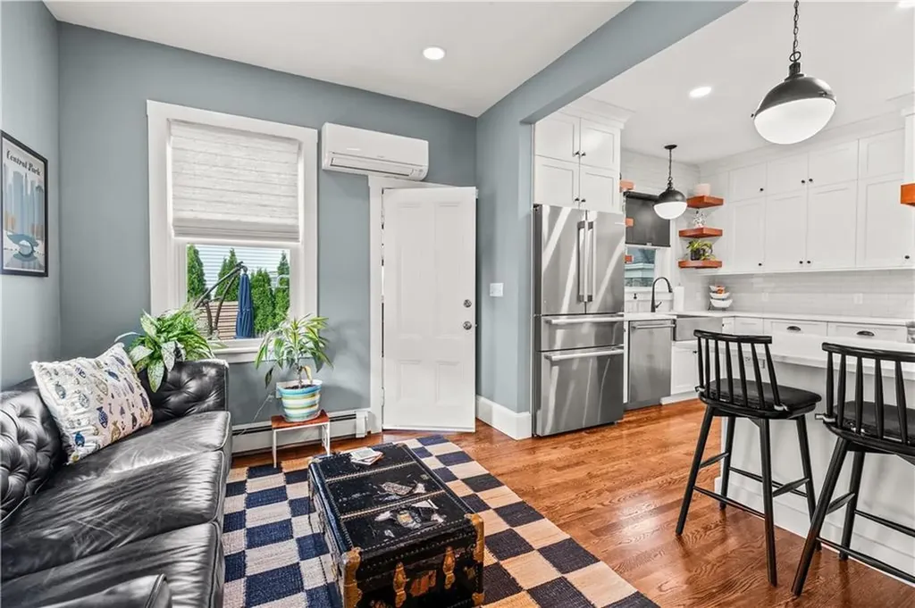75 Roseneath Avenue Newport RI 02840