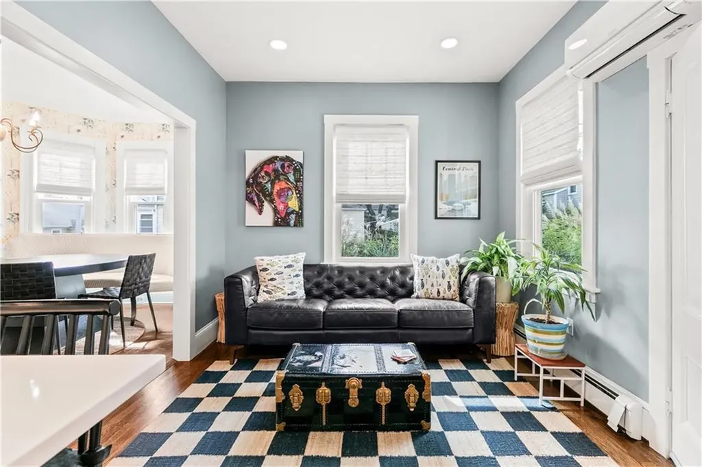 75 Roseneath Avenue Newport RI 02840