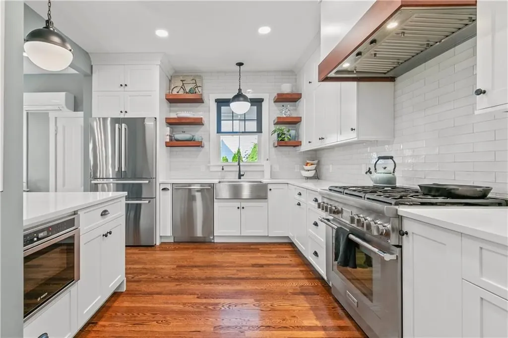 75 Roseneath Avenue Newport RI 02840