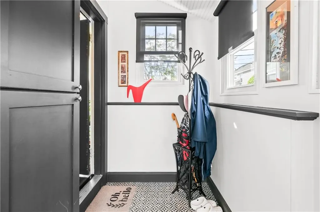 75 Roseneath Avenue Newport RI 02840