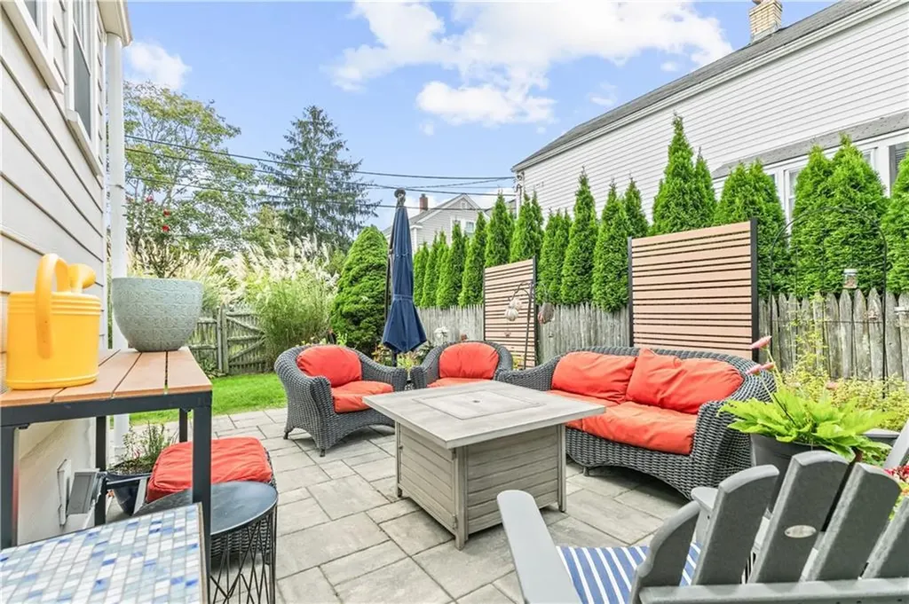 75 Roseneath Avenue Newport RI 02840