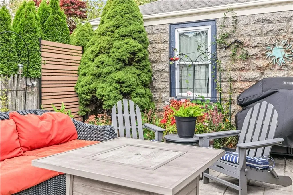 75 Roseneath Avenue Newport RI 02840