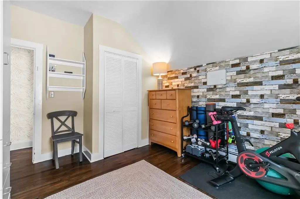 75 Roseneath Avenue Newport RI 02840