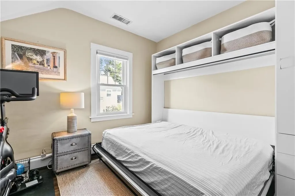 75 Roseneath Avenue Newport RI 02840