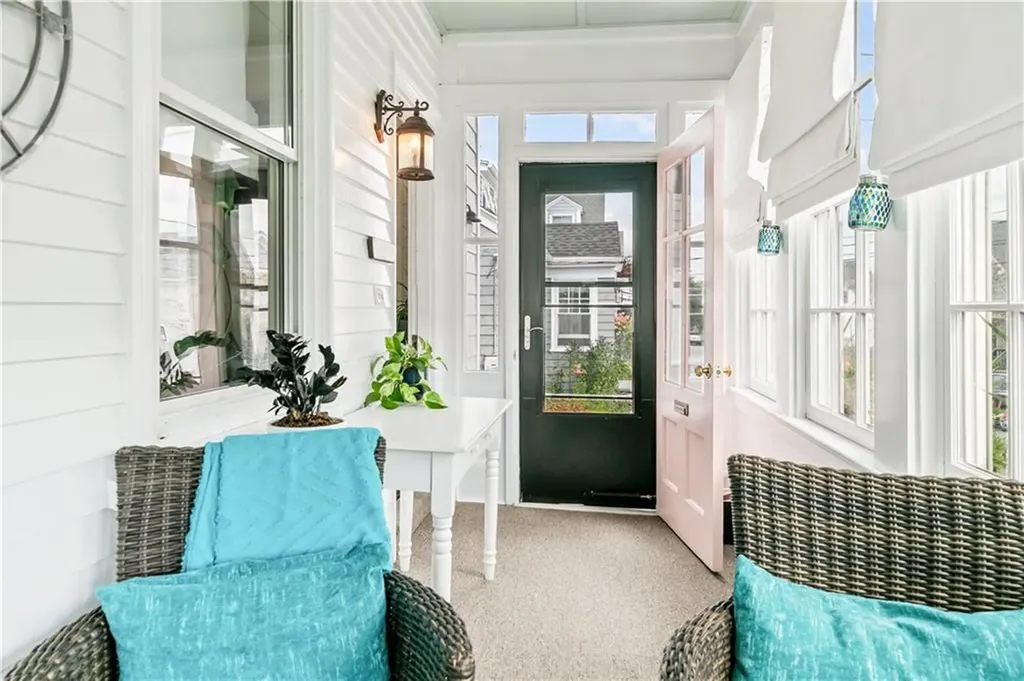 75 Roseneath Avenue Newport RI 02840