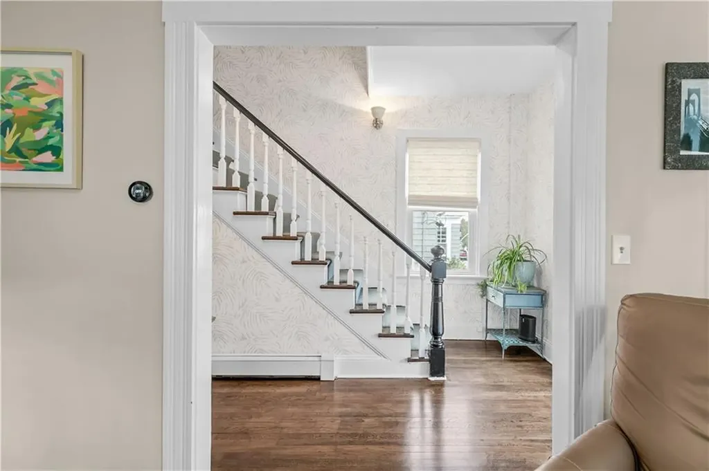75 Roseneath Avenue Newport RI 02840