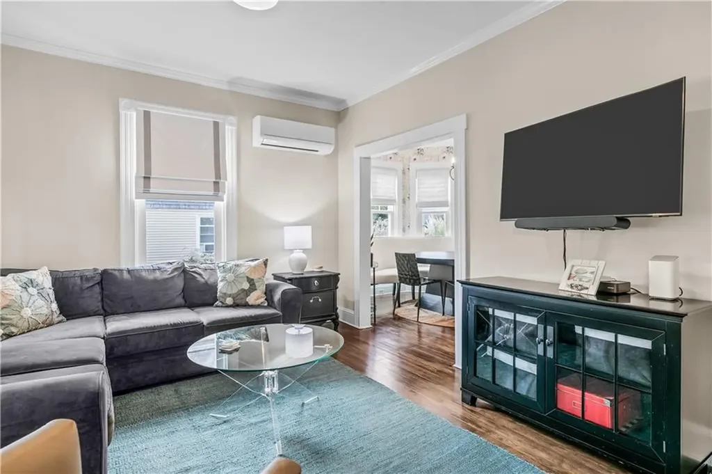 75 Roseneath Avenue Newport RI 02840