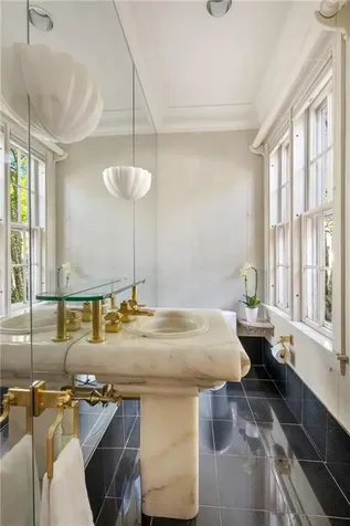 98 Congdon Street Providence RI 02906