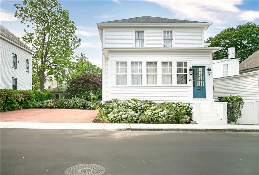 12 Poplar Street Newport RI 02840
