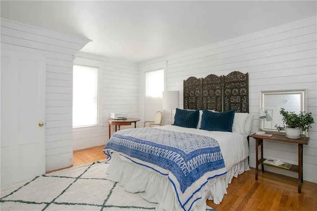 12 Poplar Street Newport RI 02840