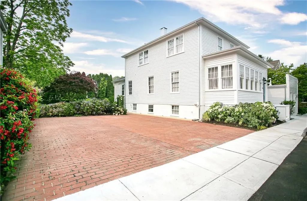 12 Poplar Street Newport RI 02840