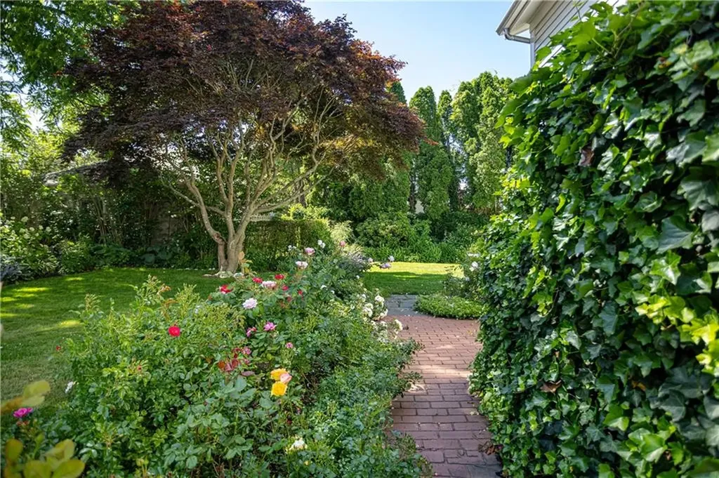 12 Poplar Street Newport RI 02840