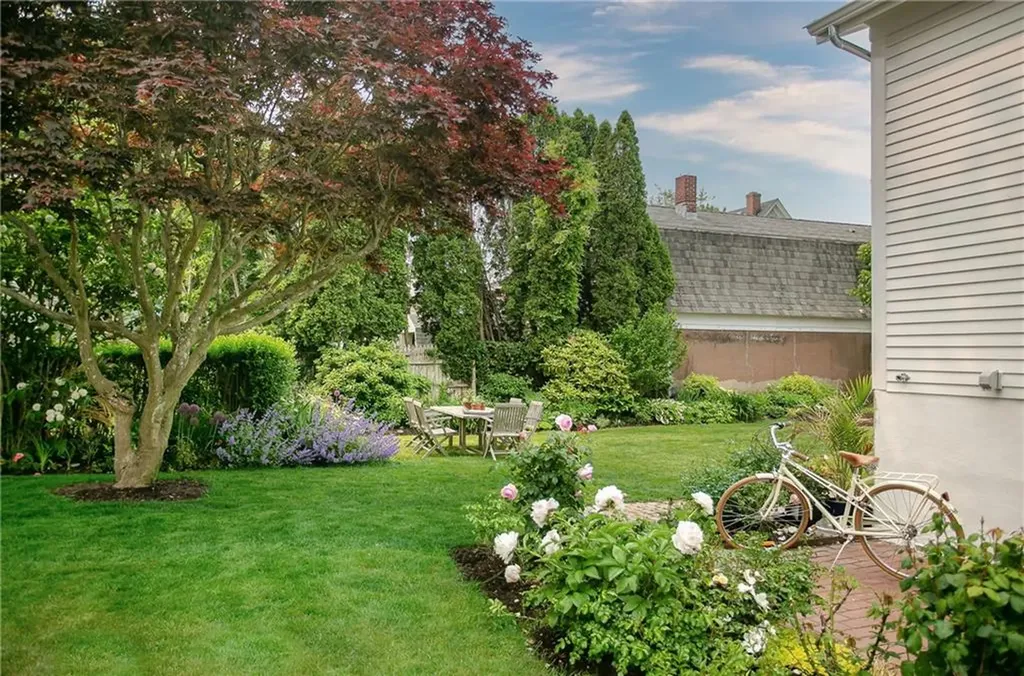 12 Poplar Street Newport RI 02840
