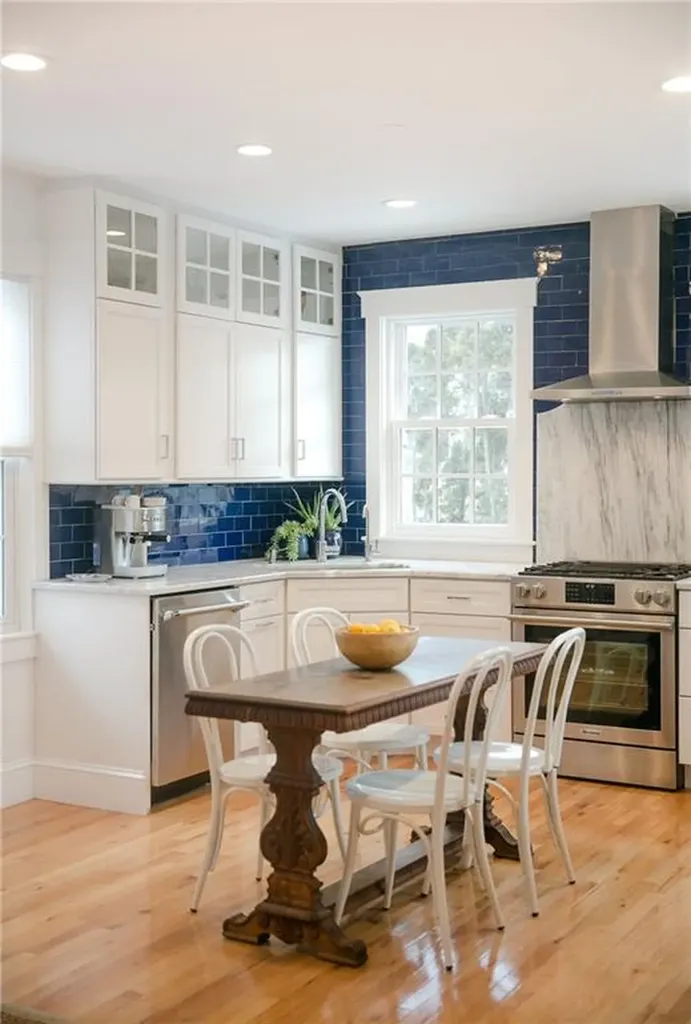 12 Poplar Street Newport RI 02840
