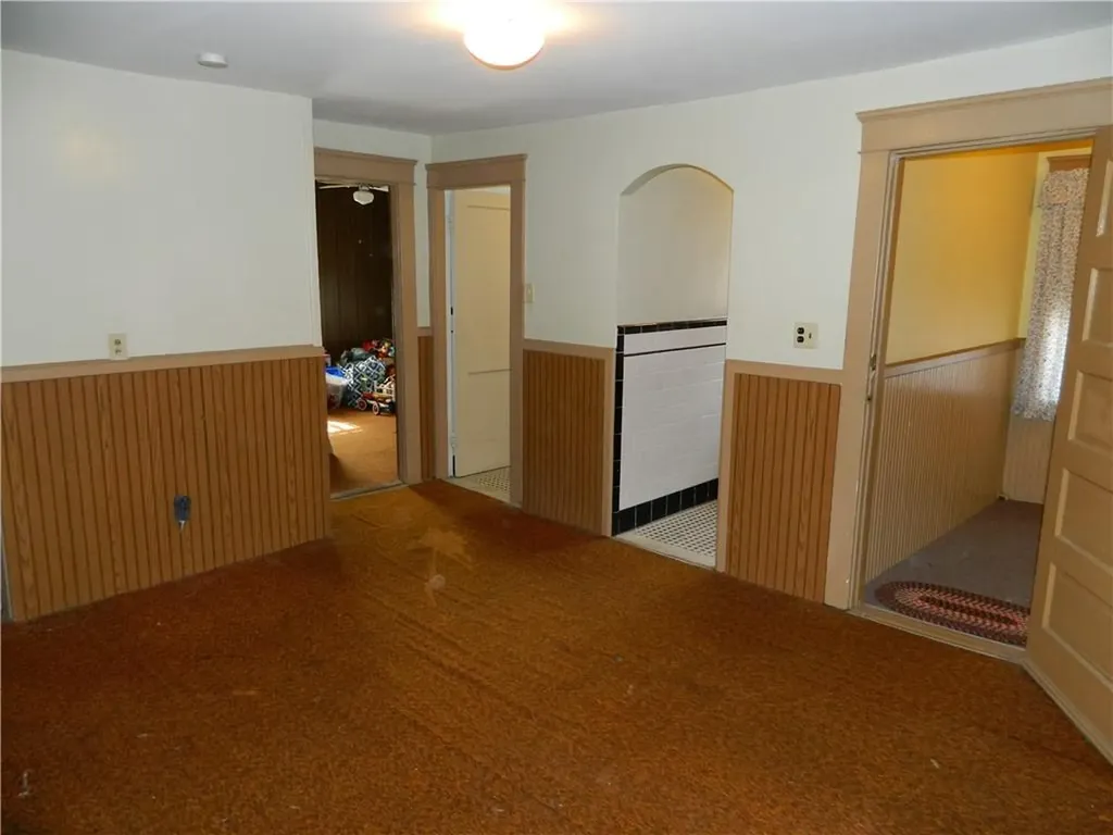 182 Simmonsville Avenue Johnston RI 02919