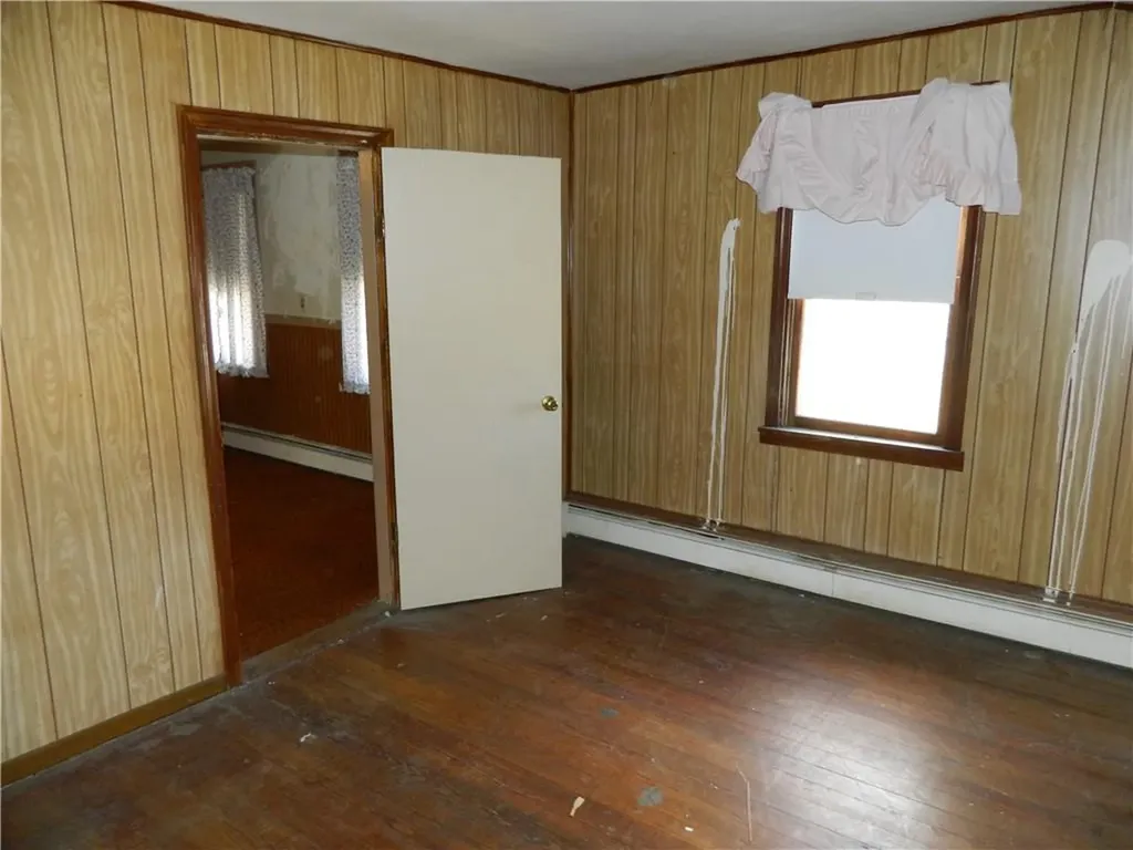 182 Simmonsville Avenue Johnston RI 02919