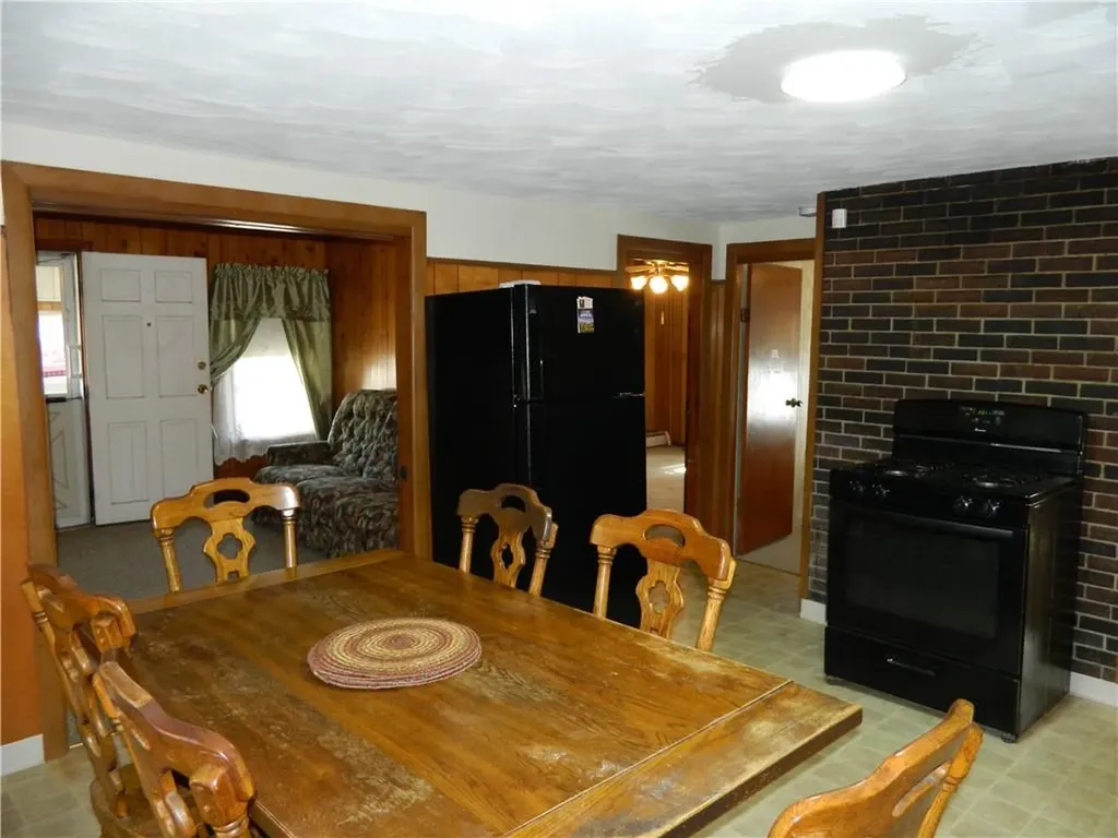 182 Simmonsville Avenue Johnston RI 02919