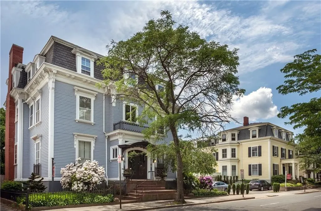 453 Angell Street Providence RI 02906
