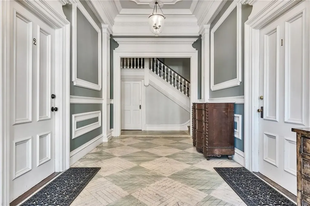 453 Angell Street Providence RI 02906