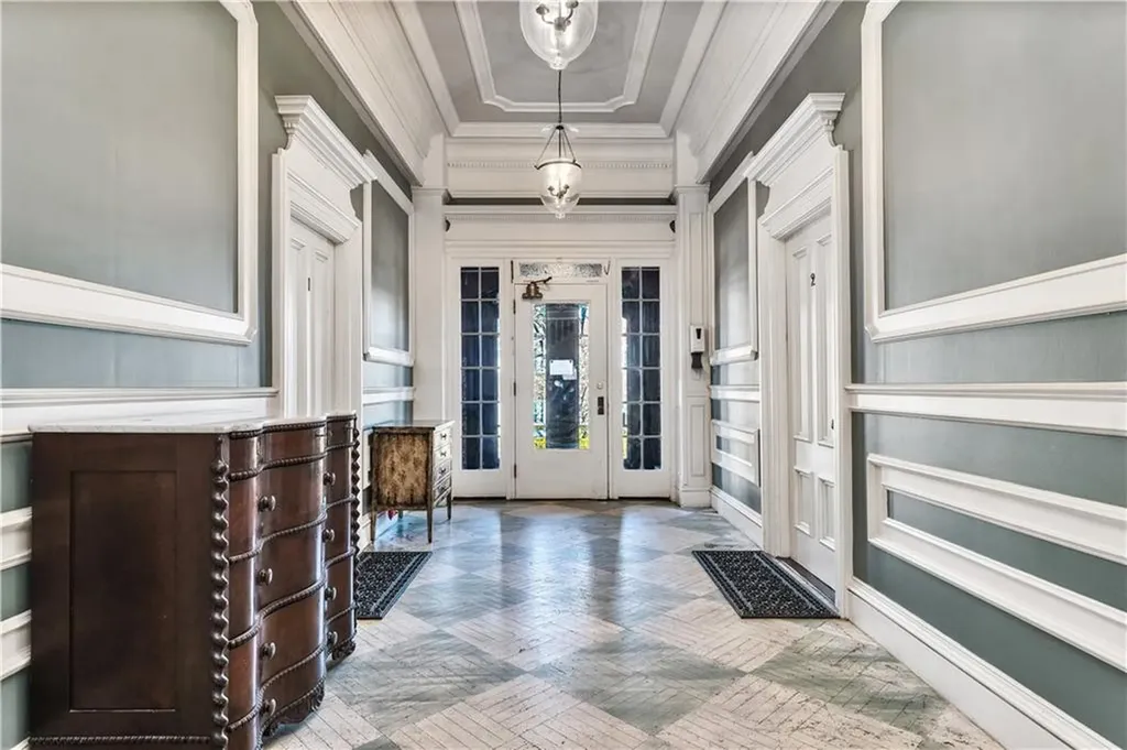 453 Angell Street Providence RI 02906