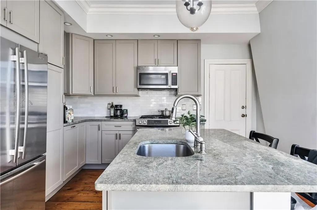 453 Angell Street Providence RI 02906