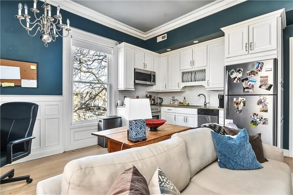 453 Angell Street Providence RI 02906