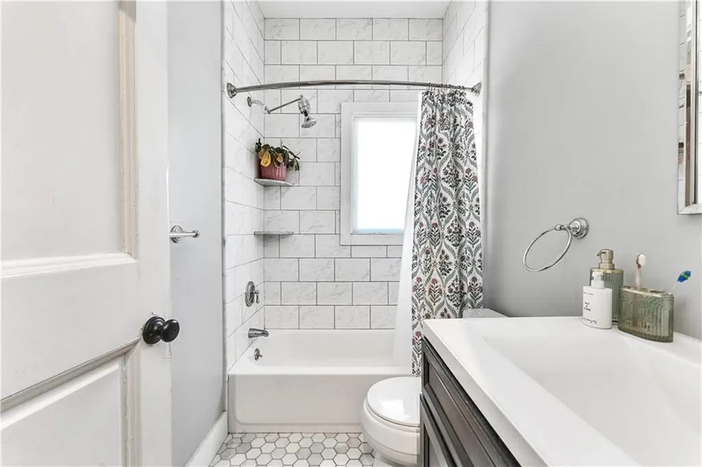 453 Angell Street Providence RI 02906