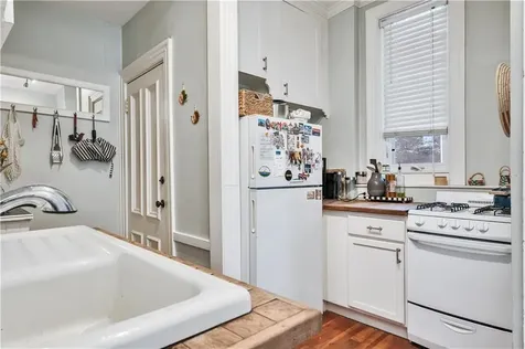 453 Angell Street Providence RI 02906