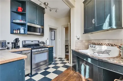 453 Angell Street Providence RI 02906