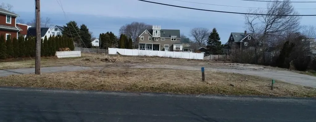 27 Westmoreland Street Narragansett RI 02882