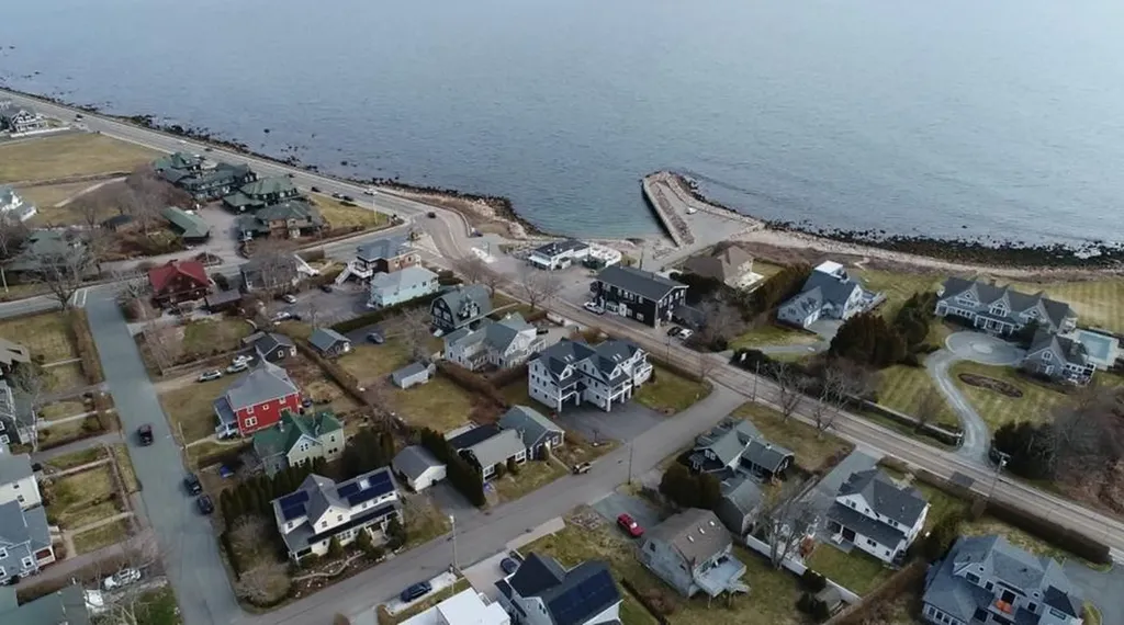 27 Westmoreland Street Narragansett RI 02882