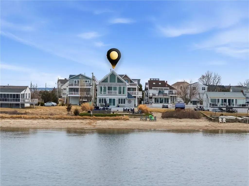 360 Shawomet Avenue Warwick RI 02889