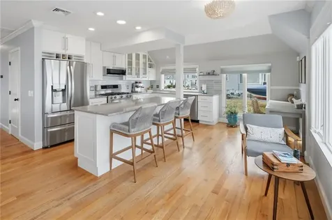 360 Shawomet Avenue Warwick RI 02889