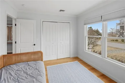 360 Shawomet Avenue Warwick RI 02889