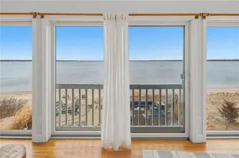 360 Shawomet Avenue Warwick RI 02889