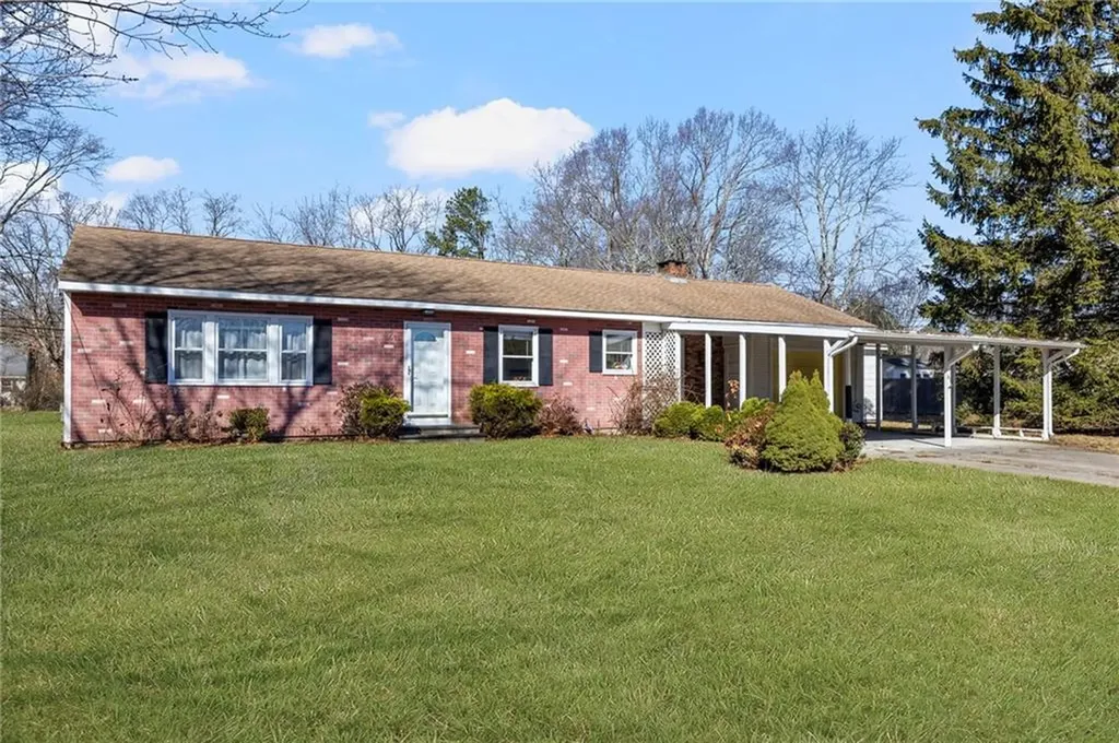 61 High View Drive Cranston RI 02921