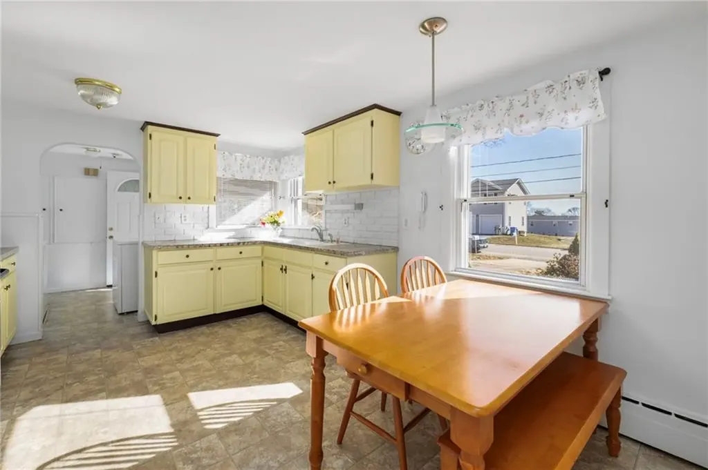 61 High View Drive Cranston RI 02921