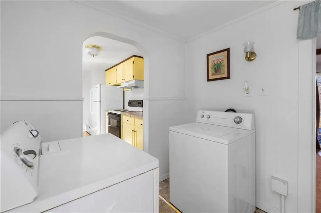 61 High View Drive Cranston RI 02921