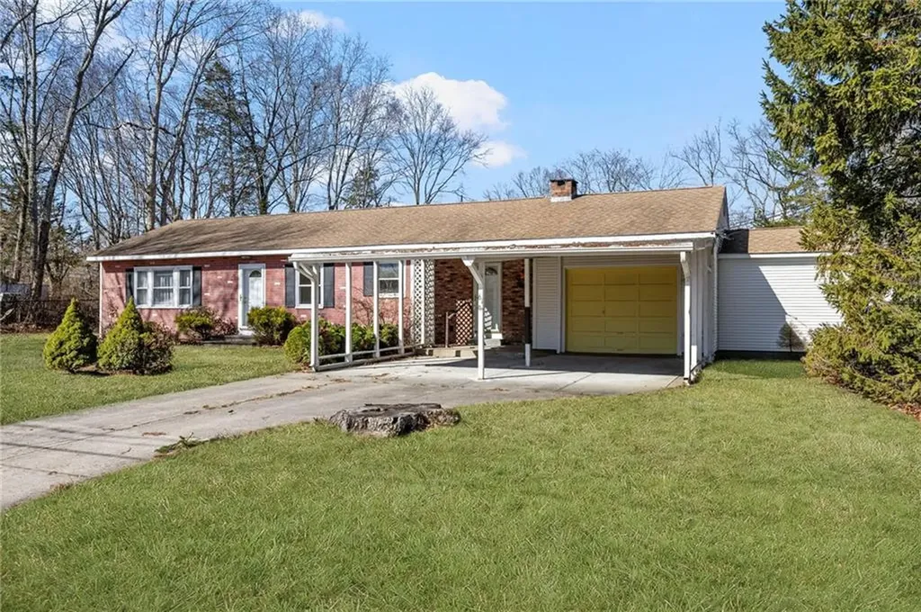 61 High View Drive Cranston RI 02921