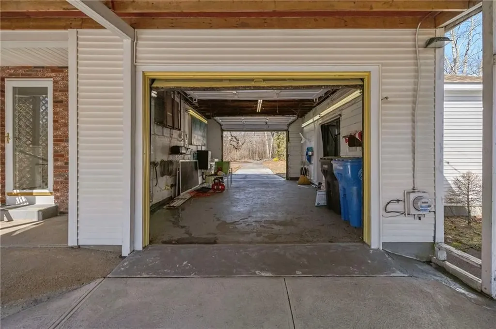 61 High View Drive Cranston RI 02921