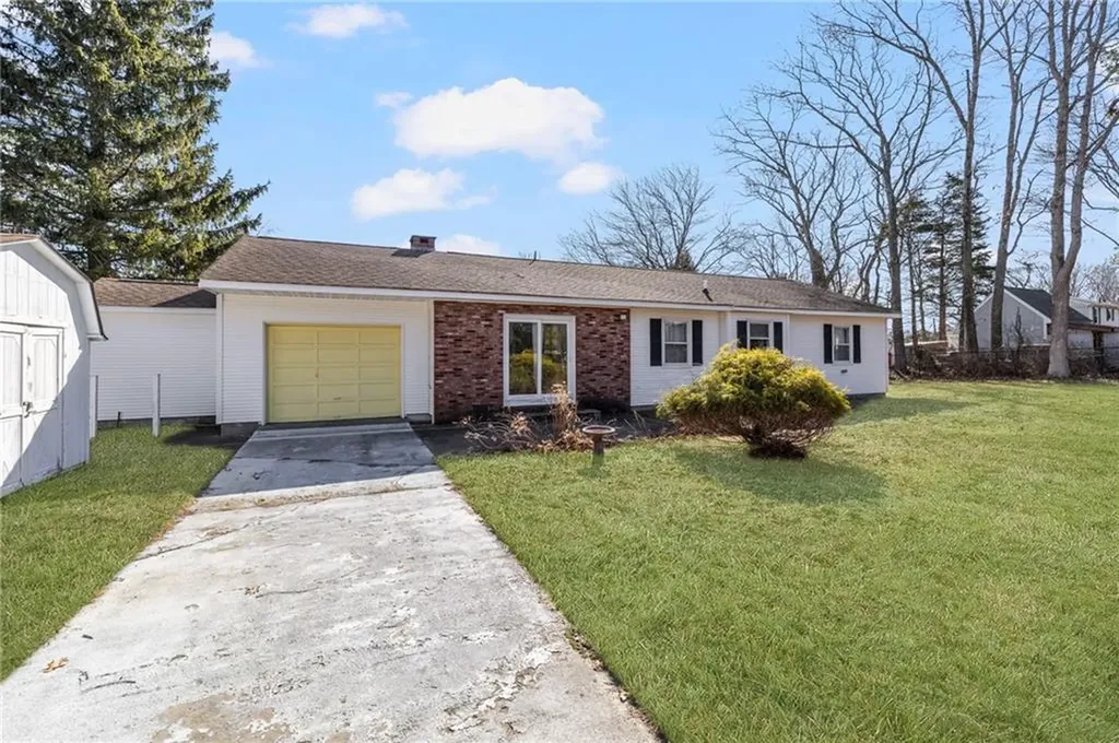 61 High View Drive Cranston RI 02921