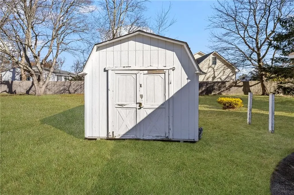 61 High View Drive Cranston RI 02921